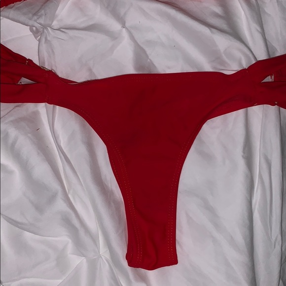 $70 Boutin La red set - Picture 4 of 4